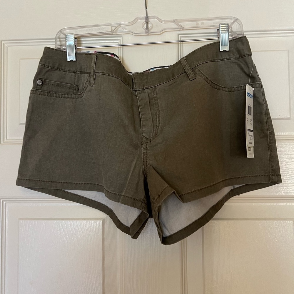 Roxy Shorts NWT
